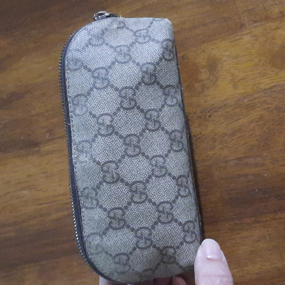 Gucci makeup bag